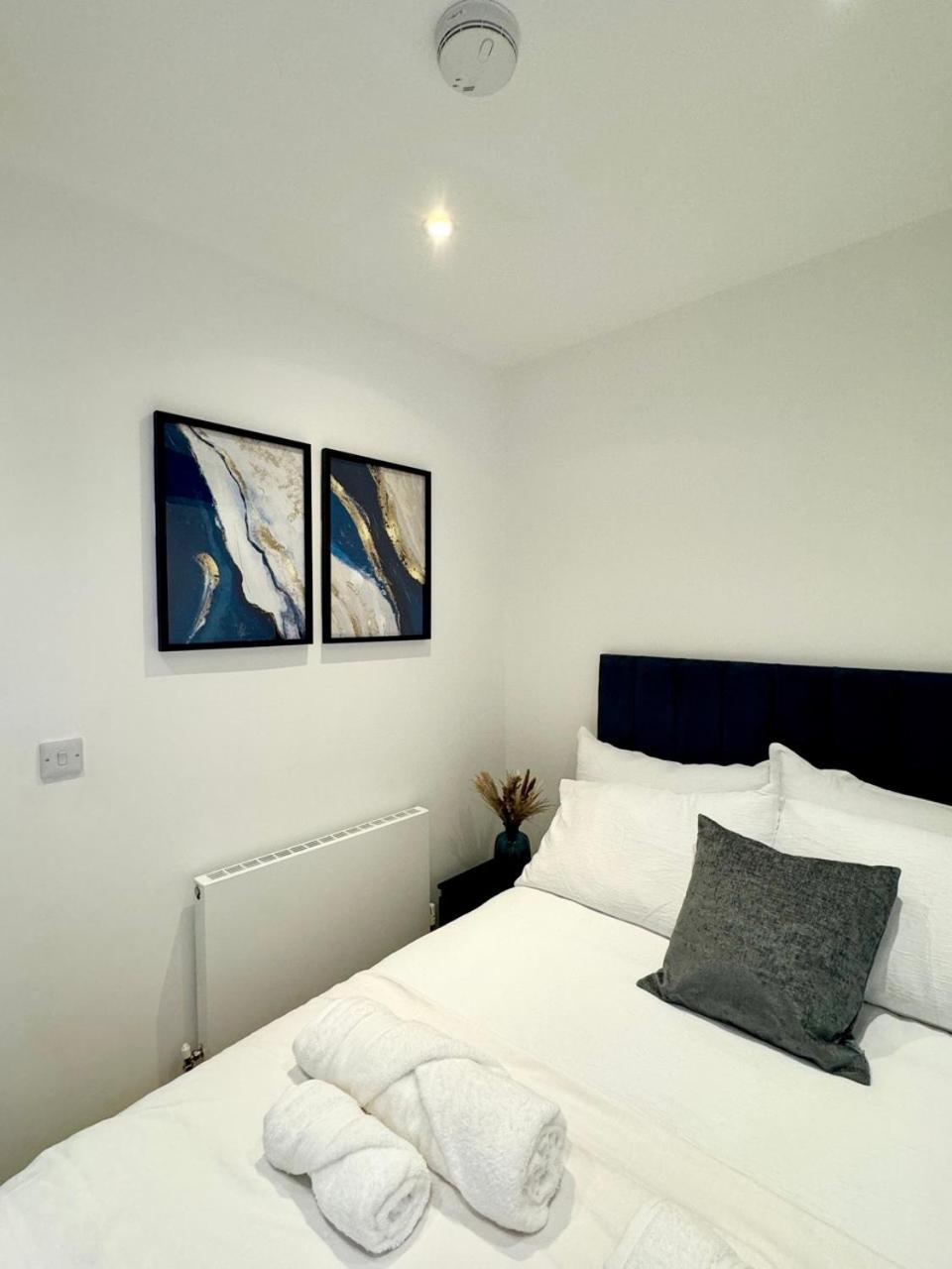 Luxury 2 Bedroom Apartment In Central Croydon With Free Parking ภายนอก รูปภาพ