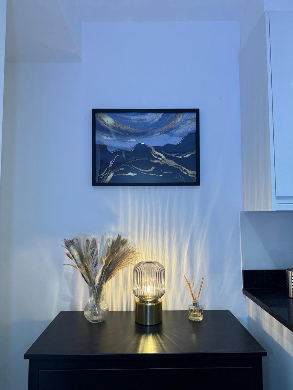 Luxury 2 Bedroom Apartment In Central Croydon With Free Parking ภายนอก รูปภาพ